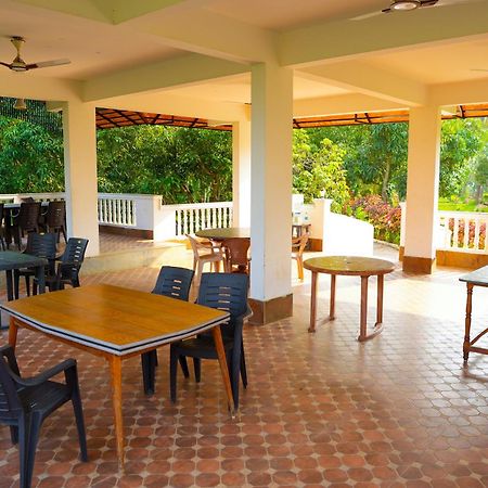 Bana The Wild Waters Hotel Muduvadi Ngoại thất bức ảnh