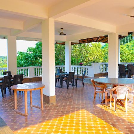 Bana The Wild Waters Hotel Muduvadi Ngoại thất bức ảnh
