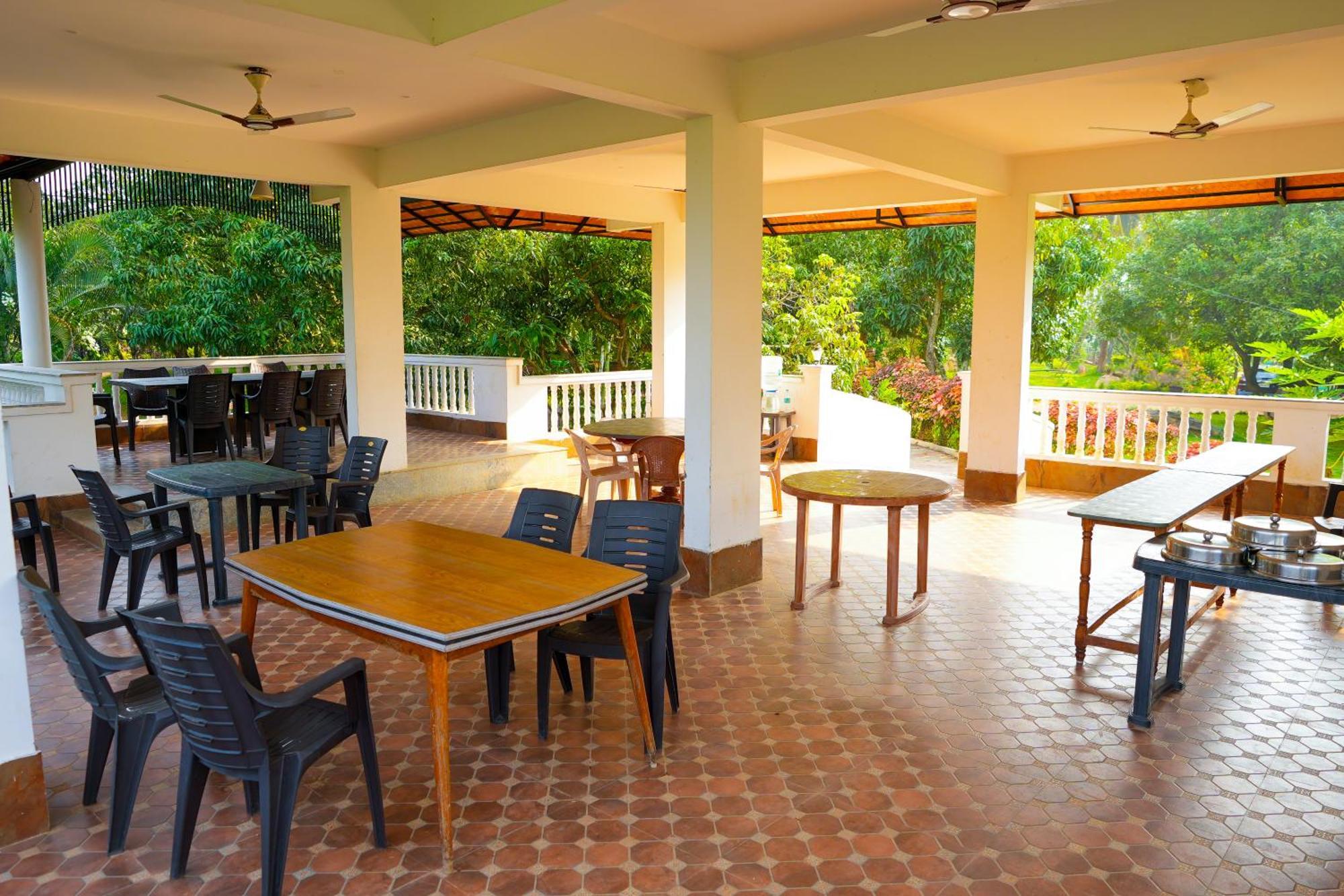 Bana The Wild Waters Hotel Muduvadi Ngoại thất bức ảnh