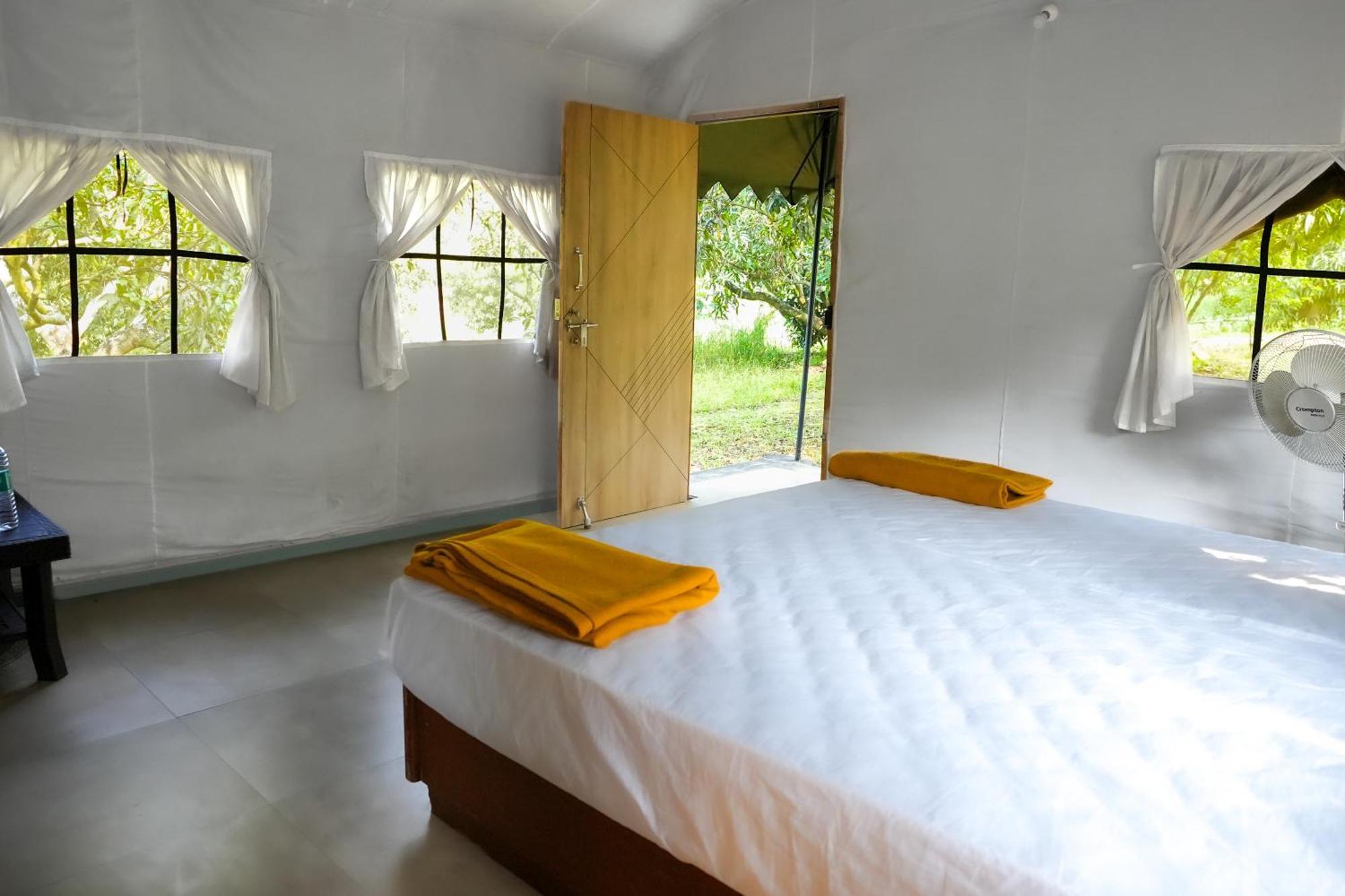 Bana The Wild Waters Hotel Muduvadi Ngoại thất bức ảnh