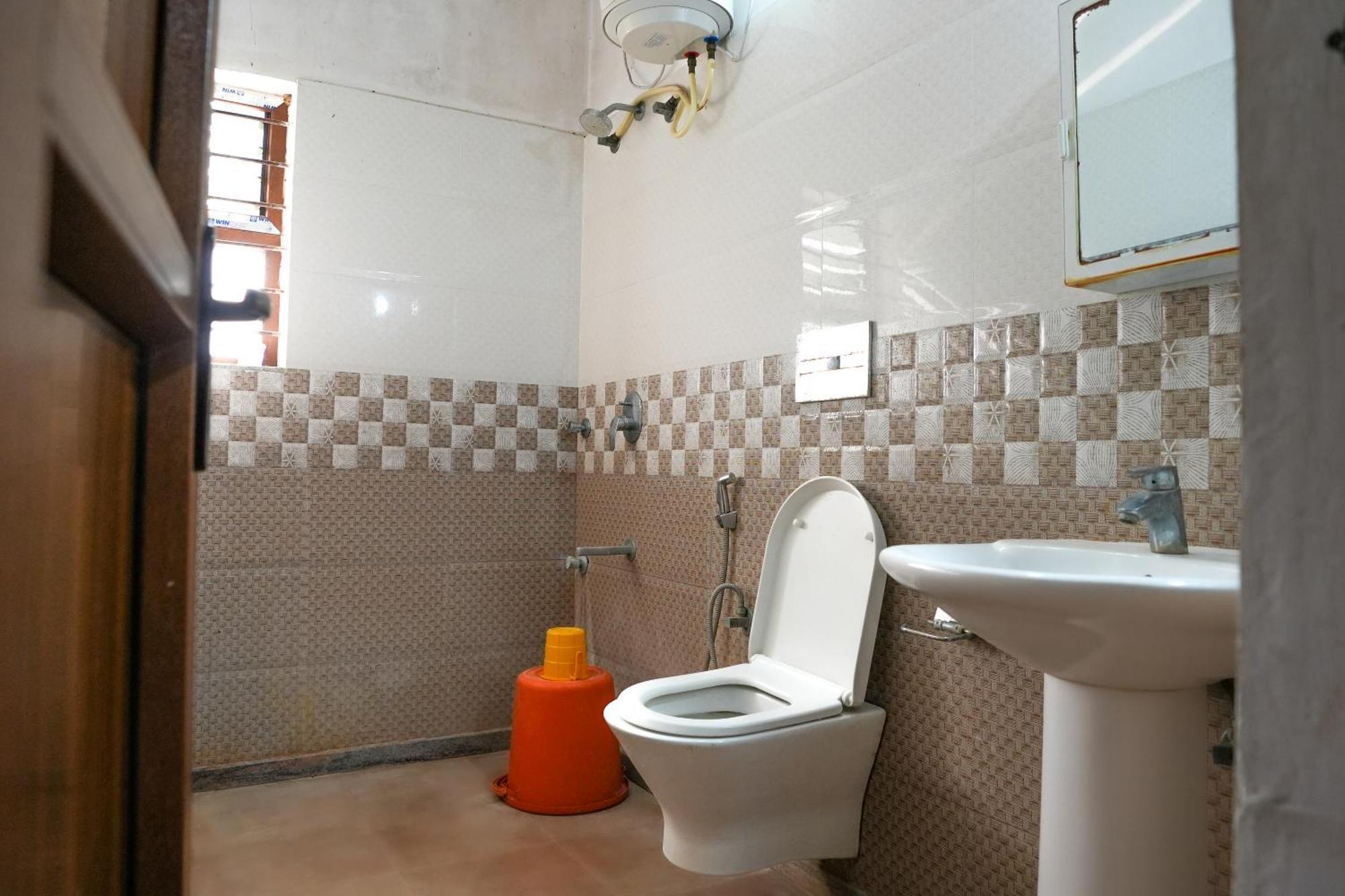 Bana The Wild Waters Hotel Muduvadi Ngoại thất bức ảnh
