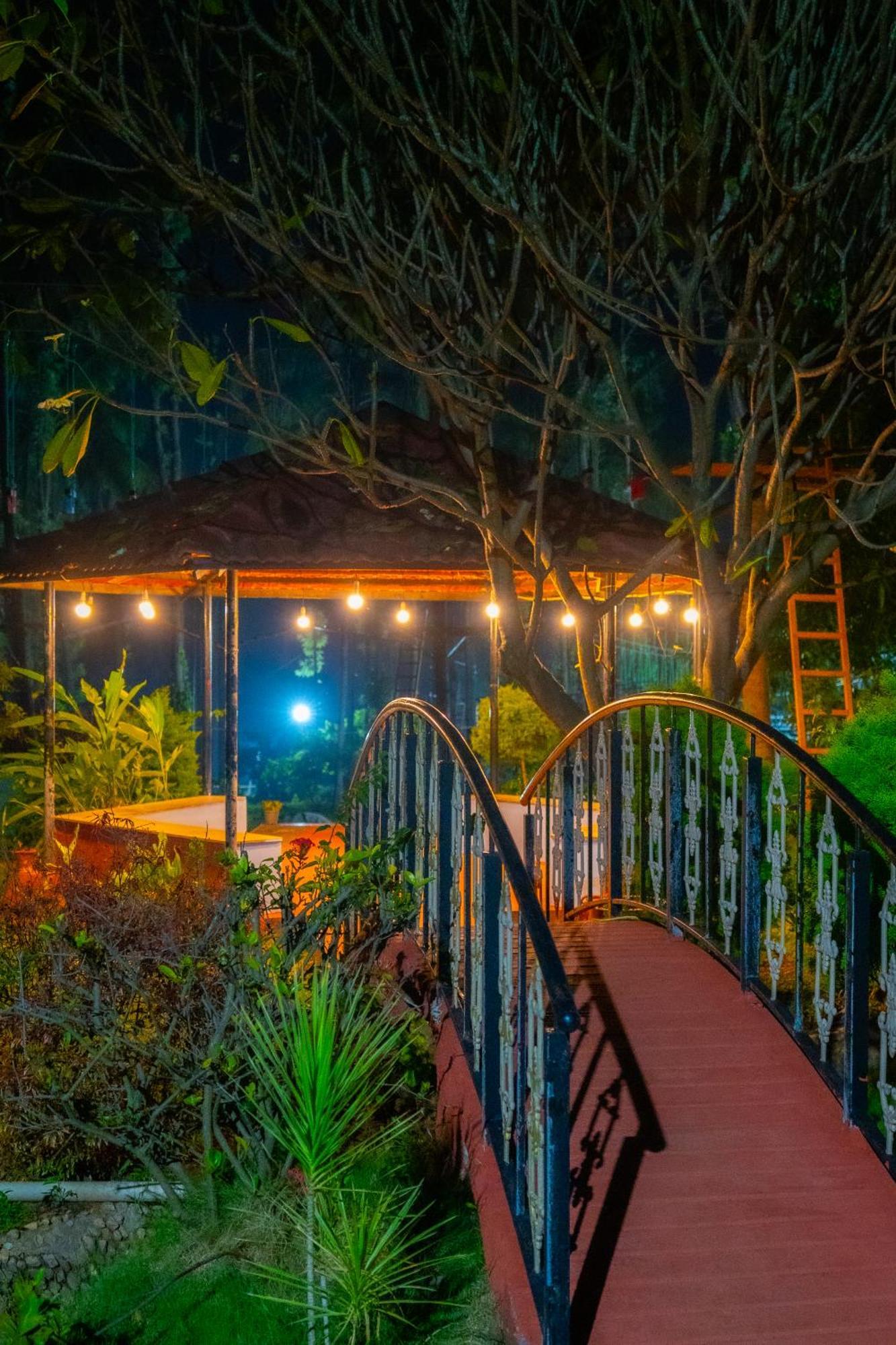 Bana The Wild Waters Hotel Muduvadi Ngoại thất bức ảnh